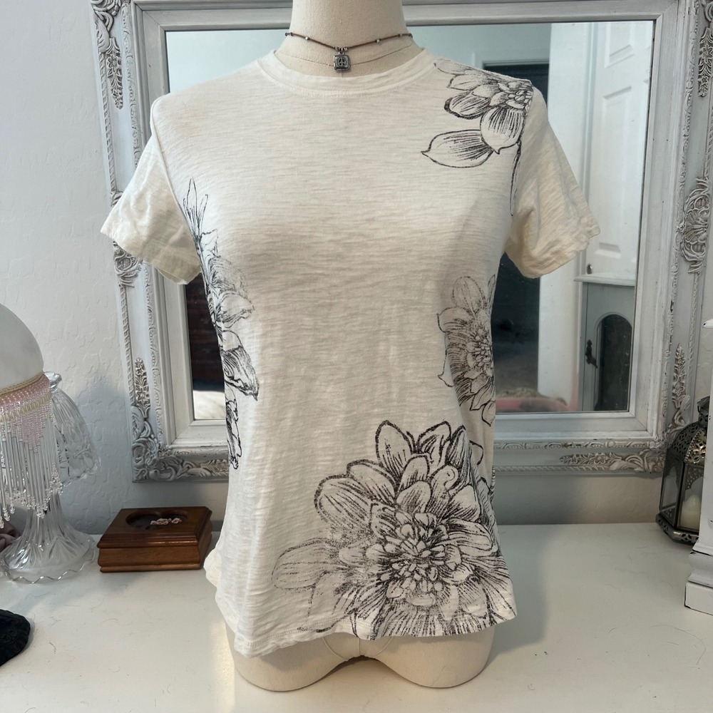 vintage black and white all over floral printed baby tee - Picture 2 of 5